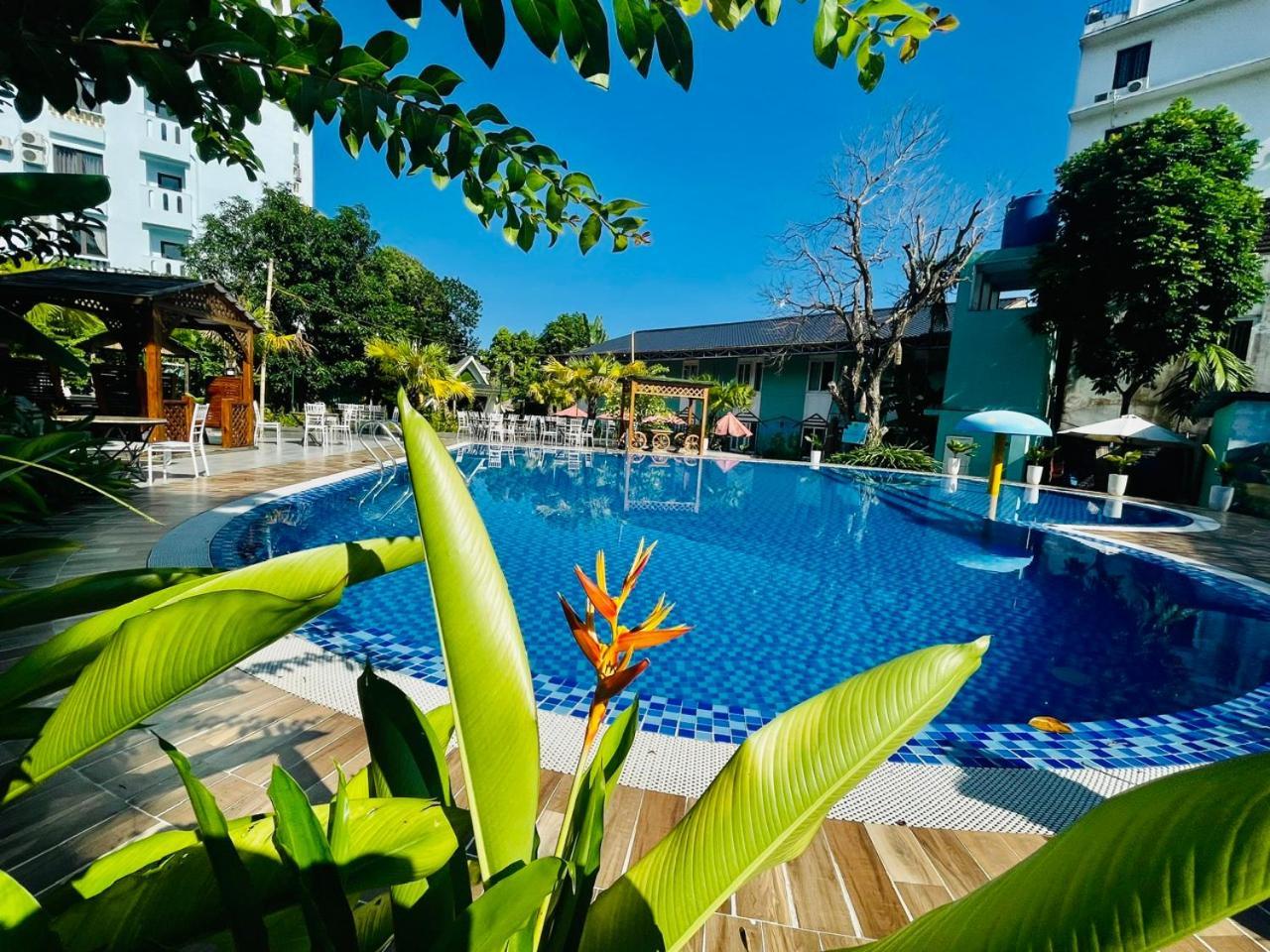 Minh Chau Beach Resort Куангнинь Экстерьер фото