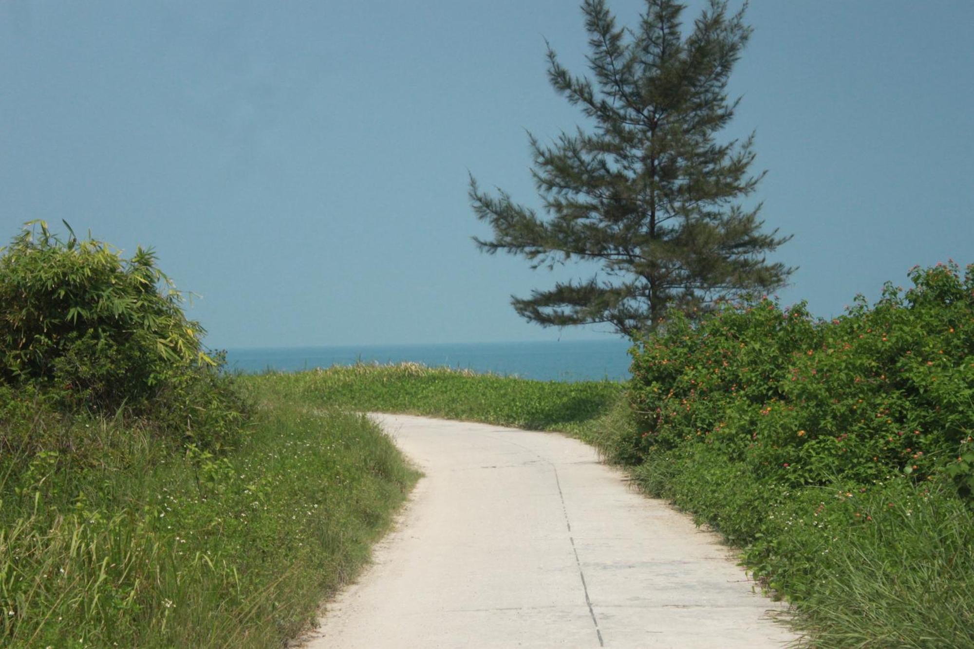 Minh Chau Beach Resort Куангнинь Экстерьер фото